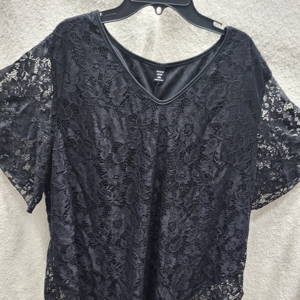 Delicate Black Lace lined top 3XL